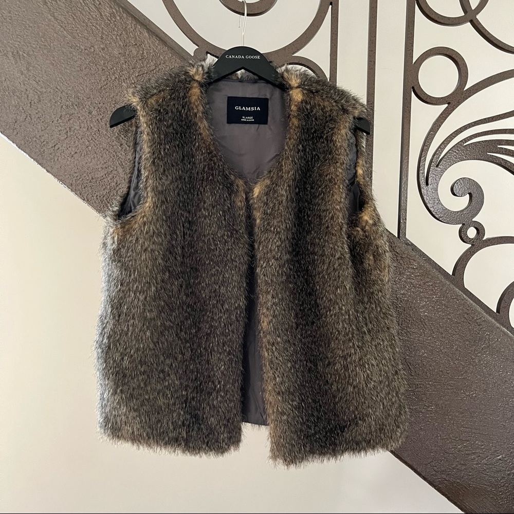 Glamsia Faux Fur Vest